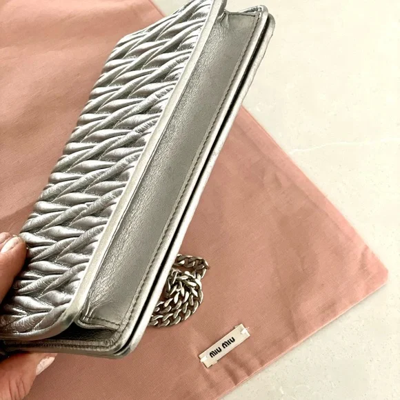 SOLD Miu Miu Matelassé Nappa Leather Metallic Clutch Metallic Crossbody Chain - Picture 6 of 8